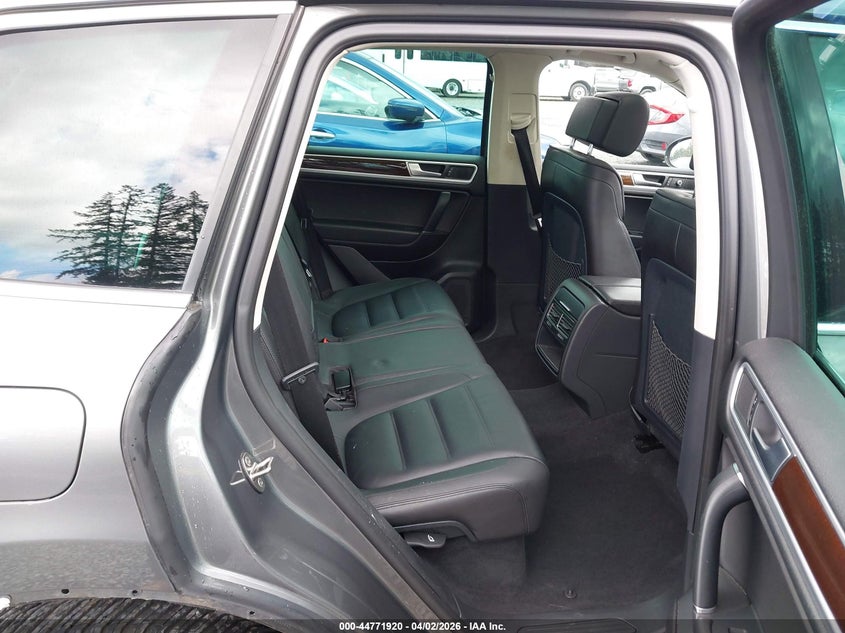 2016 Volkswagen Touareg Vr6 Lux VIN: WVGEF9BP4GD002352 Lot: 44771920