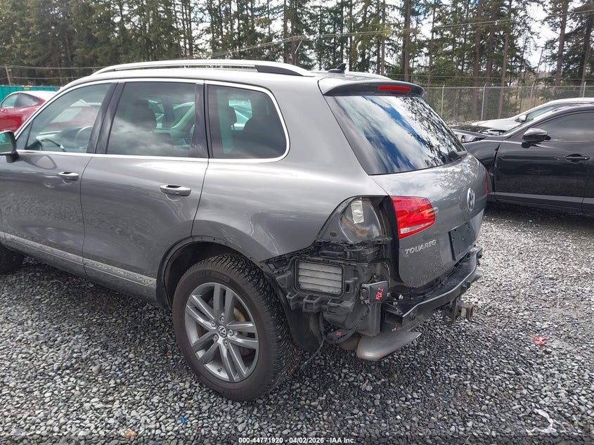 2016 Volkswagen Touareg Vr6 Lux VIN: WVGEF9BP4GD002352 Lot: 44771920