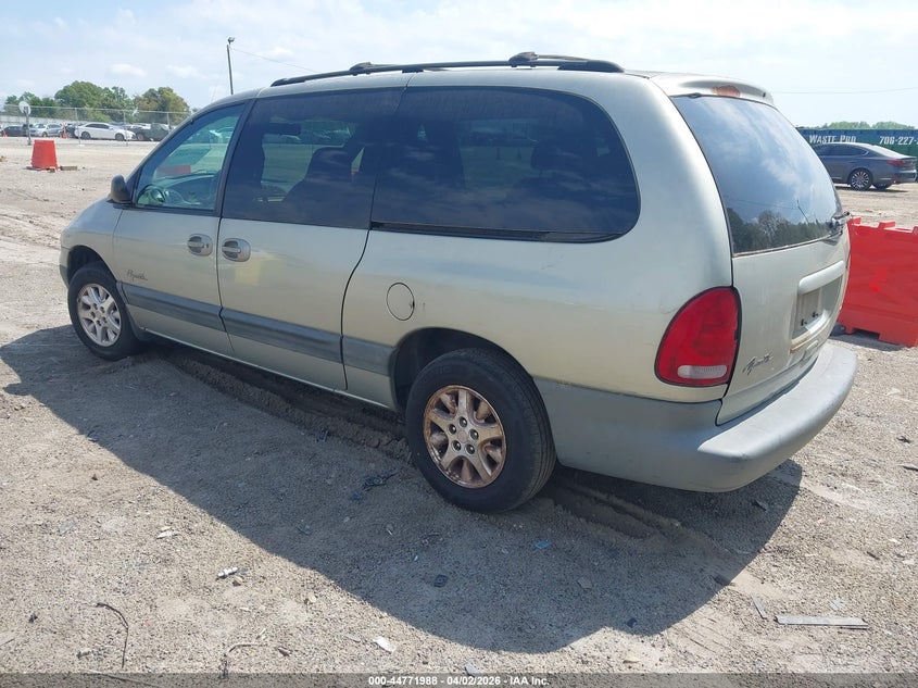 1999 Plymouth Grand Voyager Se