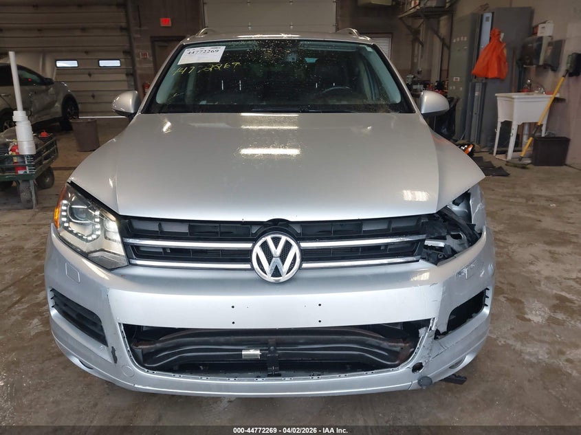 2014 Volkswagen Touareg 3.6L Sport VIN: WVGEF9BP4ED006480 Lot: 44772269