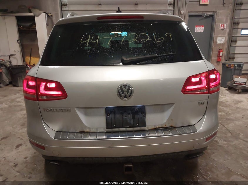 2014 Volkswagen Touareg 3.6L Sport VIN: WVGEF9BP4ED006480 Lot: 44772269