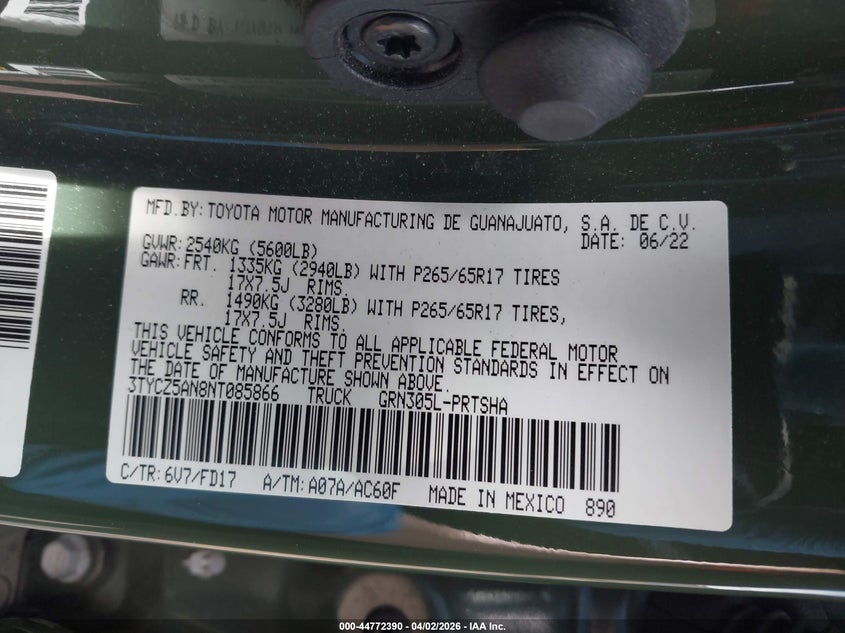 VIN 3TYCZ5AN8NT085866 2022 TOYOTA TACOMA TRD SPORT