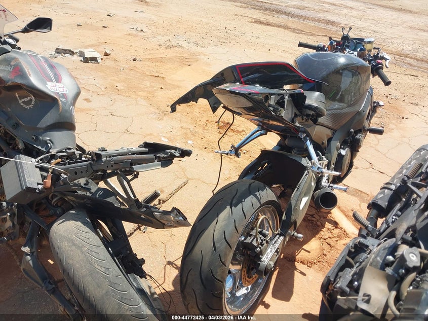 2007 Suzuki Gsx-R1000 VIN: JS1GT77A072105854 Lot: 44772425