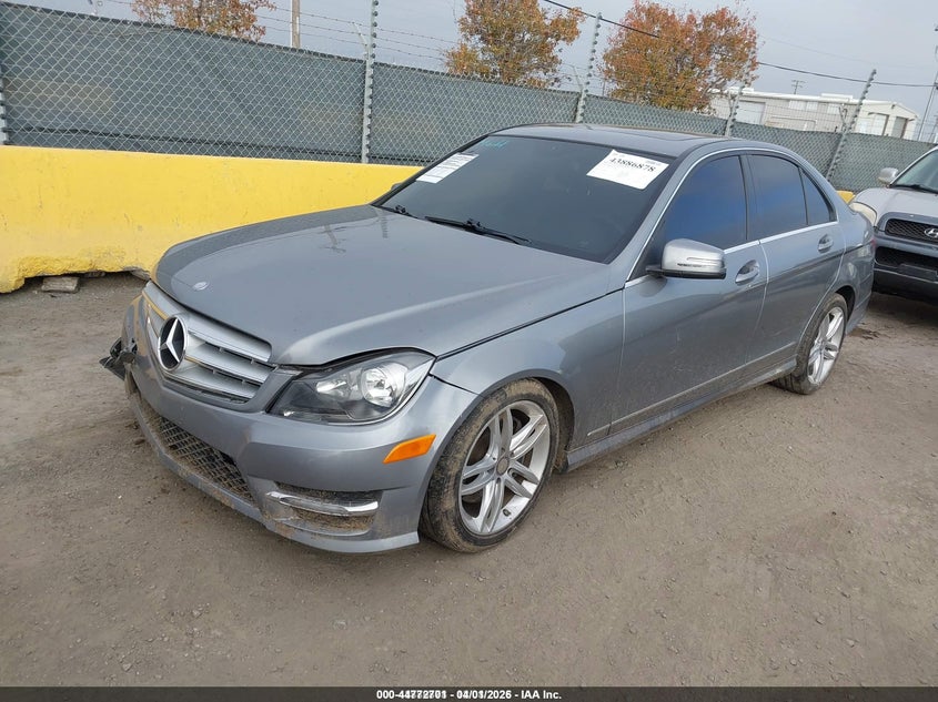 2013 Mercedes-Benz C 300 Sport 4matic WDDGF8AB4DR245564 photo 1