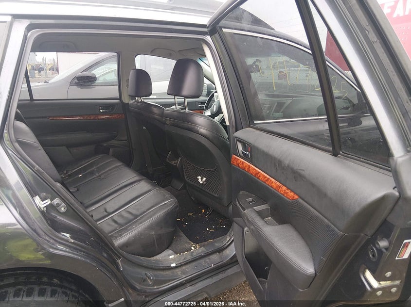 2011 SUBARU OUTBACK auction photo 8