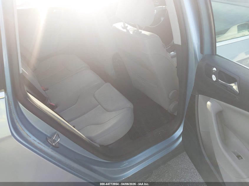 2007 Volkswagen Passat 2.0T VIN: WVWLK73C57E006296 Lot: 44772854