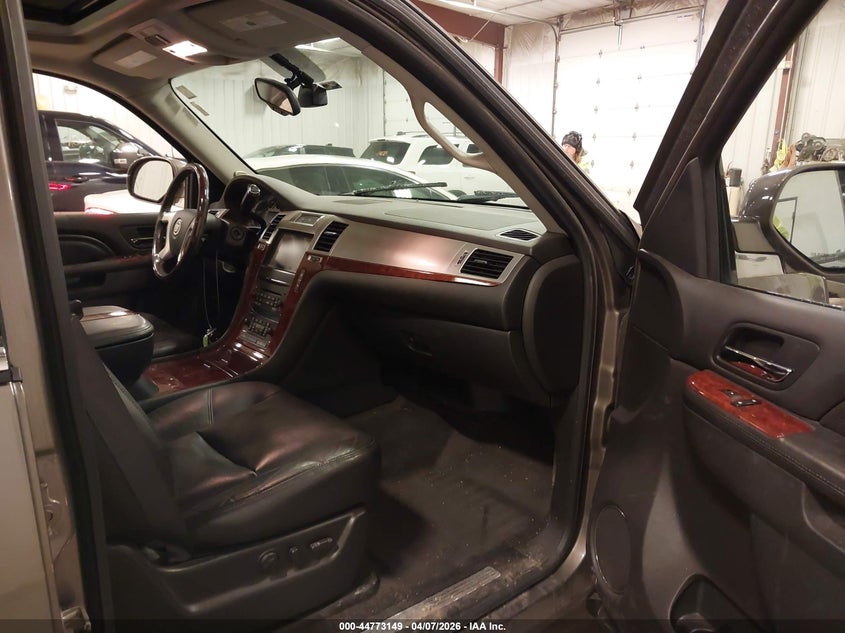 2011 Cadillac Escalade Premium
