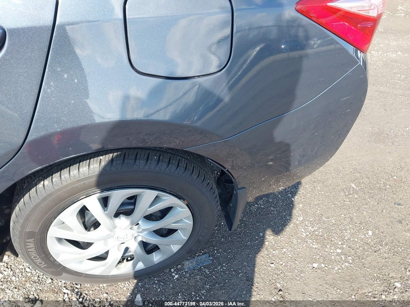 VIN 2T1BURHE2HC814962 2017 TOYOTA COROLLA LE
