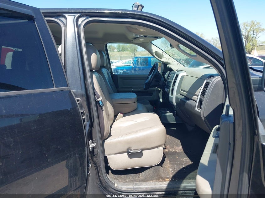 2011 RAM RAM RAM 1500 SLT TRUCK 5.7L V-8 VVT, 390HP