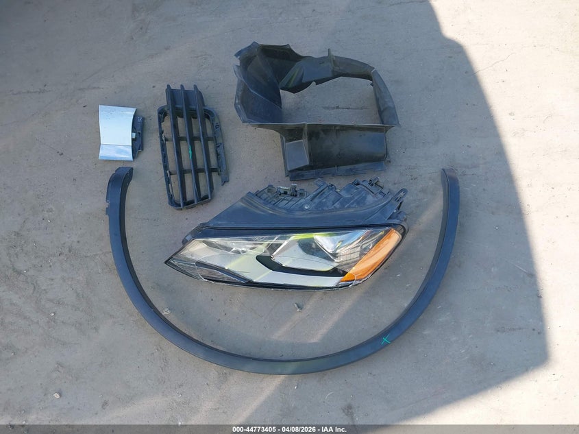 2014 Volkswagen Touareg Tdi Sport VIN: WVGEP9BPXED012118 Lot: 44773405