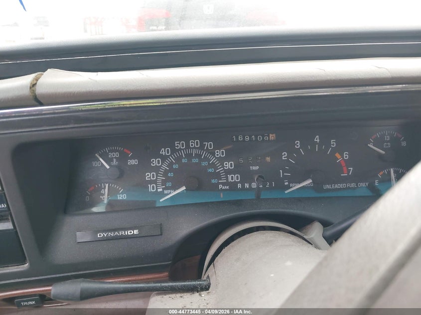 1998 Buick Lesabre Custom VIN: 1G4HP52K8WH523590 Lot: 44773445