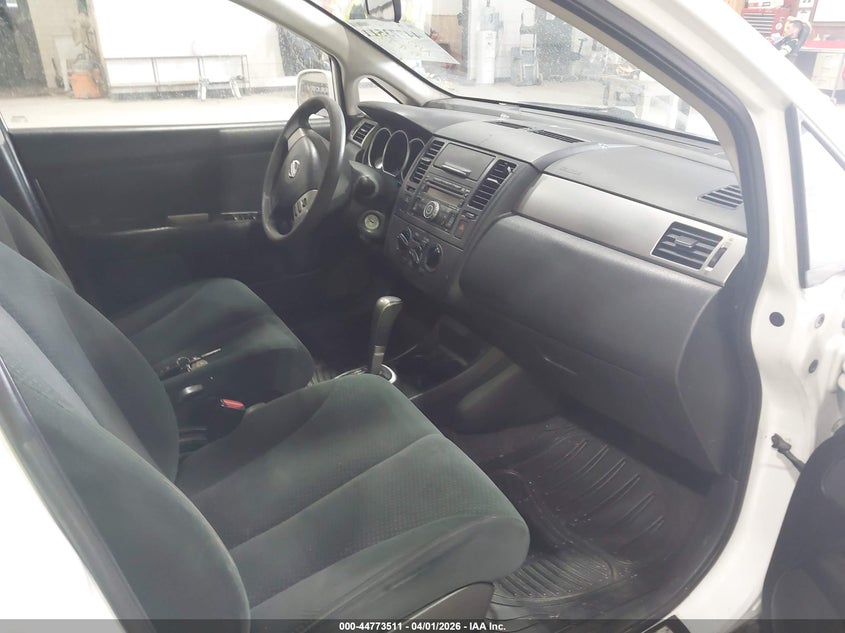 2011 NISSAN VERSA auction photo 5