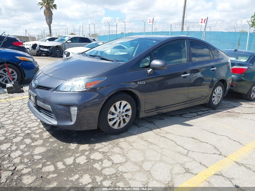 2014 Toyota Prius Plug-In Advanced