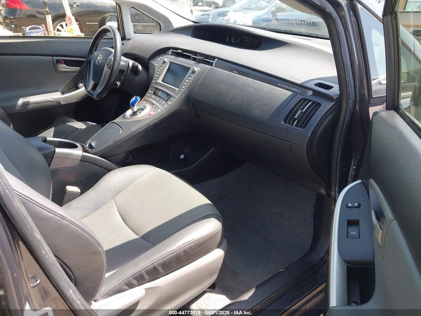 2014 Toyota Prius Plug-In Advanced