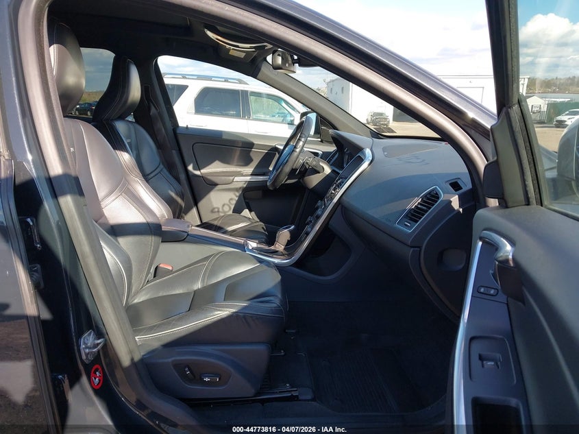 2014 Volvo Xc60 T6 R-Design Platinum