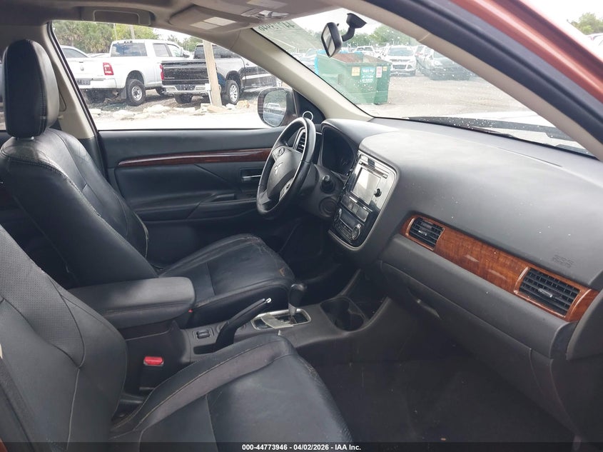 2014 Mitsubishi Outlander Se