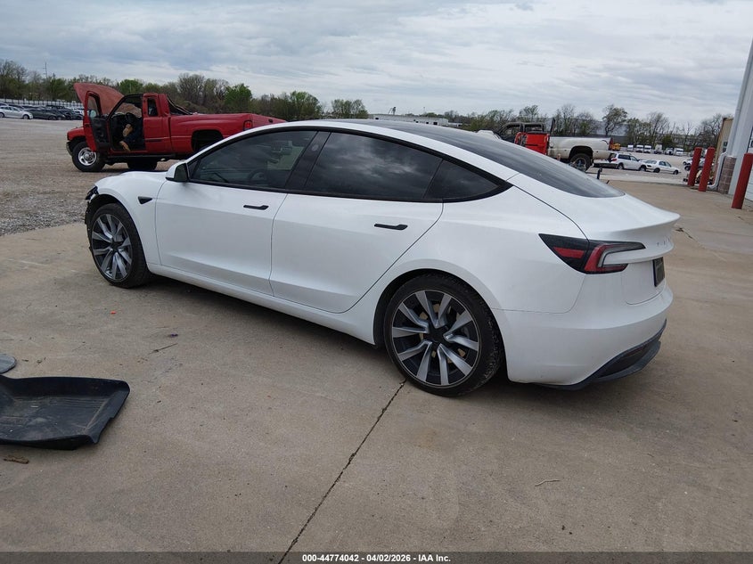Vin: 5yj3e1eb3sf932910, lot: 45271290, tesla model 3 long range all-wheel drive 20253