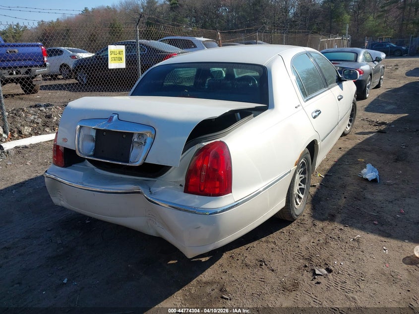 2001 Lincoln Town Car Signature