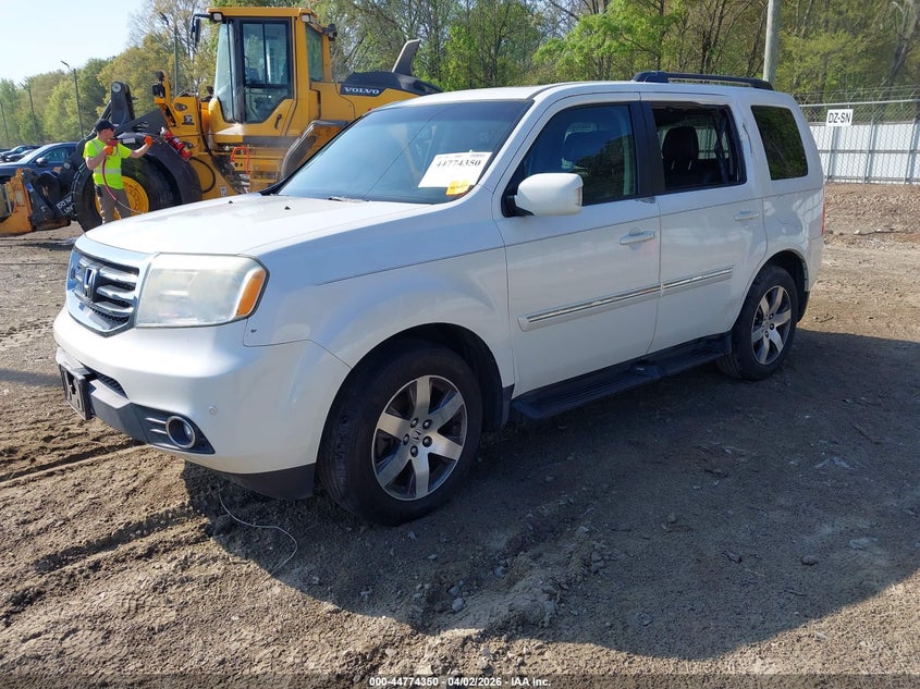 5FNYF3H90CB018607 2012 Honda Pilot 3.5 Touring white