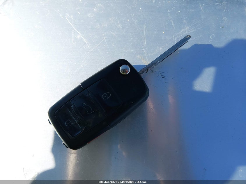 2002 Volkswagen Passat Gls VIN: WVWPD63B62P352979 Lot: 44774375