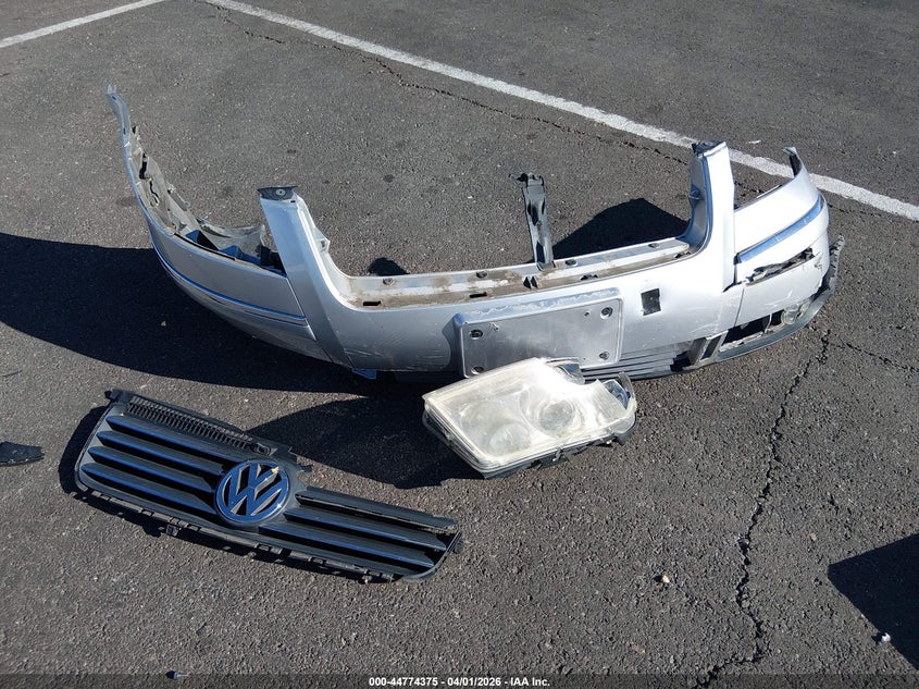 2002 Volkswagen Passat Gls VIN: WVWPD63B62P352979 Lot: 44774375