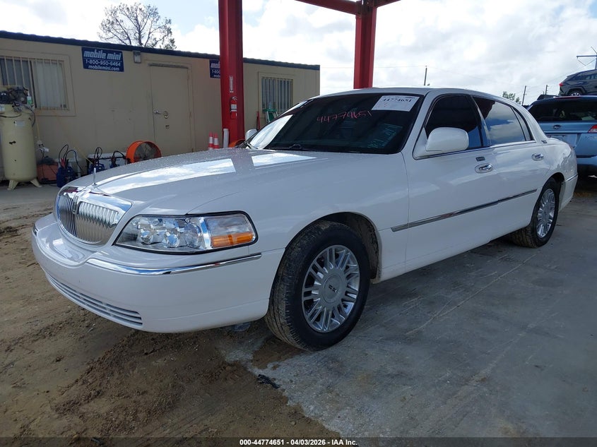 2009 Lincoln Town Car Signature Limited