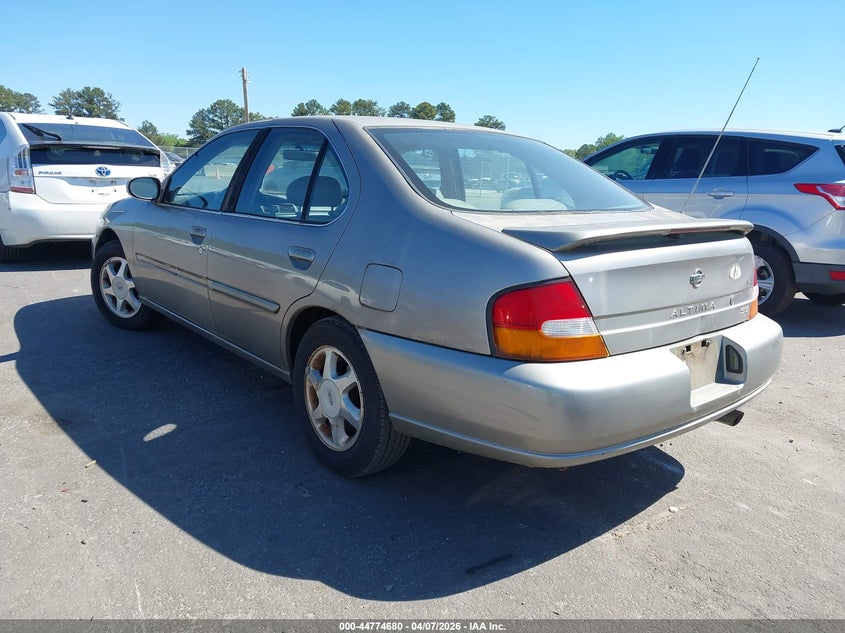 1999 Nissan Altima Gle/Gxe/Se/Se-L/Xe