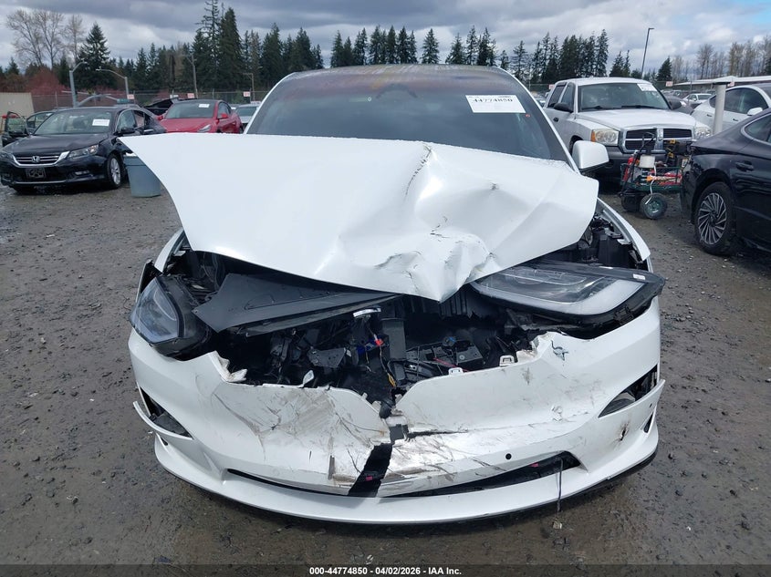 2022 Tesla Model X Dual Motor All-Wheel Drive VIN: 7SAXCAE59NF354790 Lot: 44774850