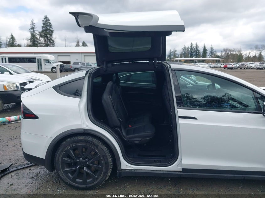 2022 Tesla Model X Dual Motor All-Wheel Drive VIN: 7SAXCAE59NF354790 Lot: 44774850