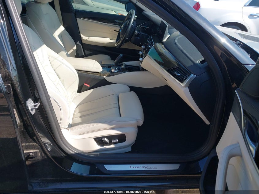 2020 BMW 530I auction photo 5