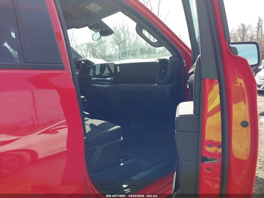 2025 CHEVROLET SILVERADO 1500 4WD SHORT BED LT WITH 2FL — Photo 5