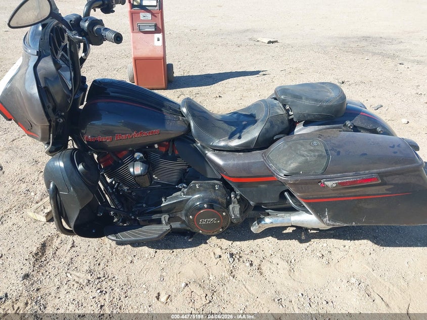 2018 Harley-Davidson Flhxse Cvo Street Glide VIN: 1HD1PXL16JB954429 Lot: 44775198