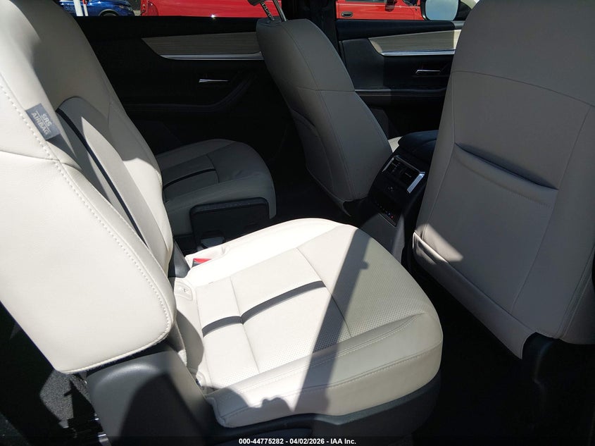 2025 Mazda Cx-90 3.3 Turbo Preferred Package VIN: JM3KKBHD1S1233864 Lot: 44775282