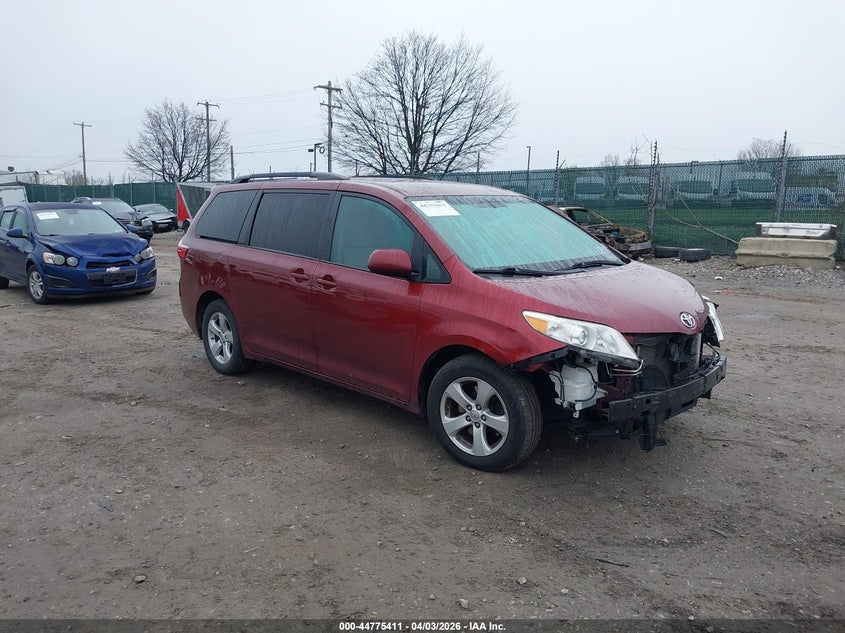 2017 Toyota Sienna Le 8 Passenger