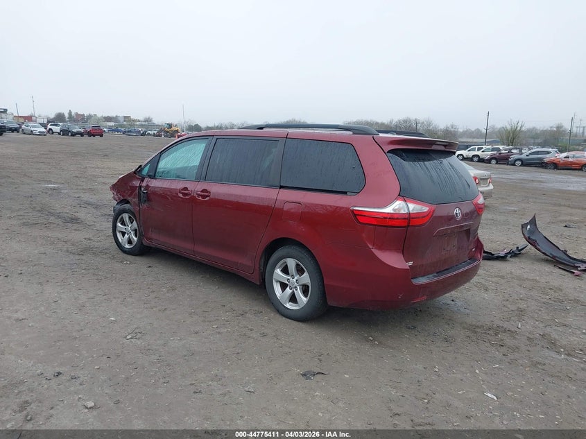 2017 Toyota Sienna Le 8 Passenger