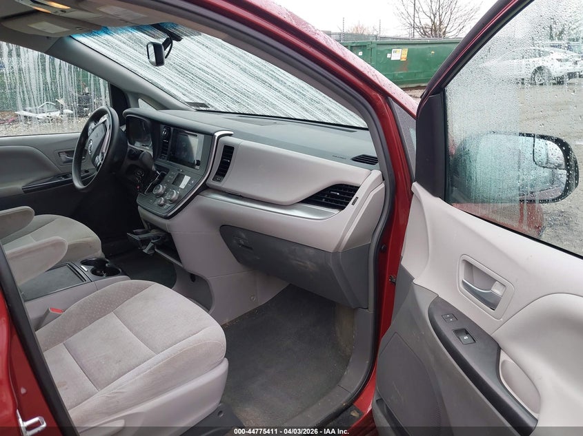 2017 Toyota Sienna Le 8 Passenger