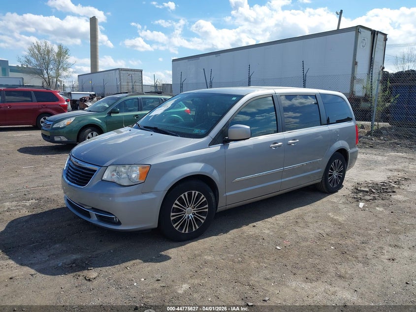 2013 Chrysler Town & Country S