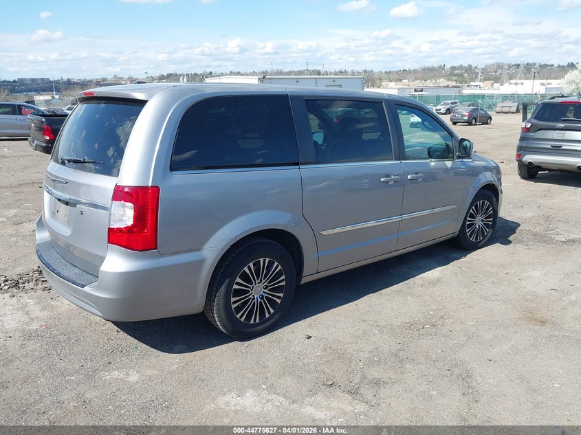2013 Chrysler Town & Country S