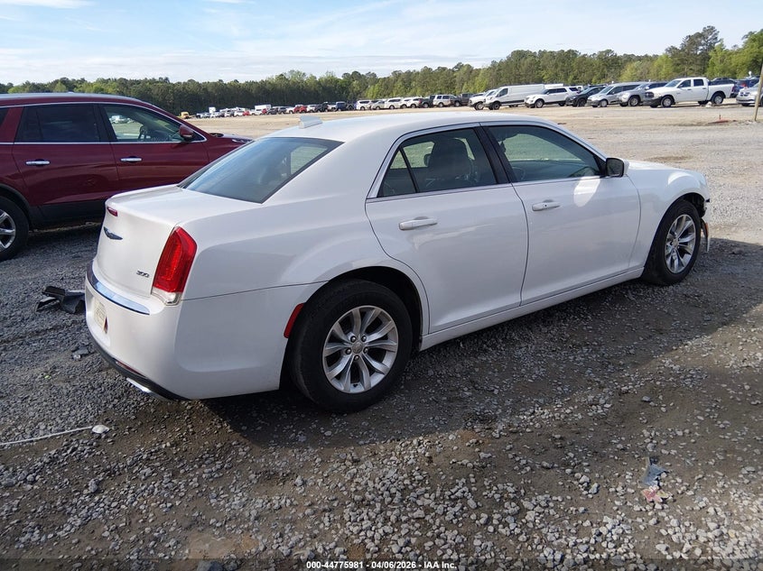 2016 CHRYSLER 300 auction photo 4