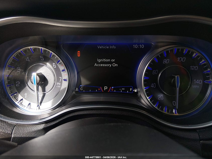2016 CHRYSLER 300 auction photo 7