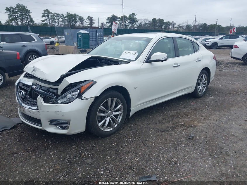 2018 Infiniti Q70 3.7X Luxe