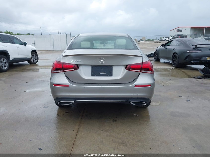 2021 Mercedes-Benz A 220 VIN: W1K3G4EB1MJ285954 Lot: 44776236