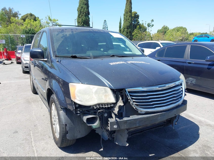 2014 Chrysler Town & Country Touring