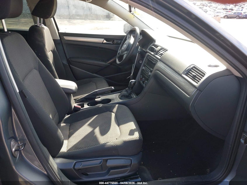 2014 Volkswagen Passat 1.8T S