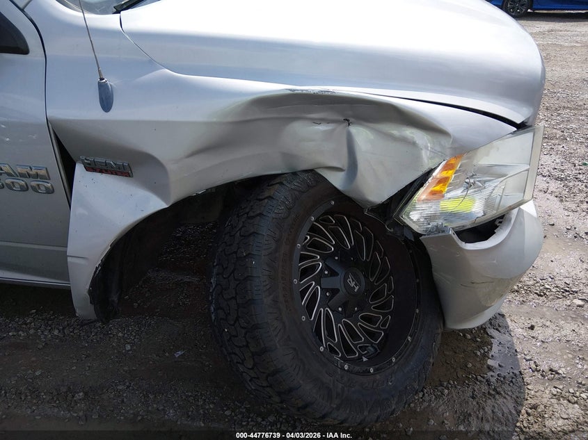1C6RR7KT1DS521825 2013 Ram 1500 5.7 Ram Express silver