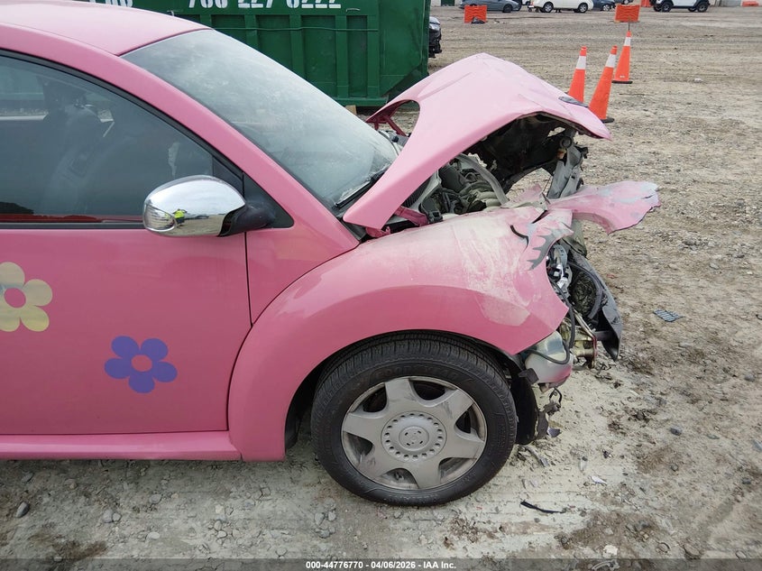 2010 Volkswagen New Beetle 2.5L Final Edition VIN: 3VWPW3AGXAM008449 Lot: 44776770