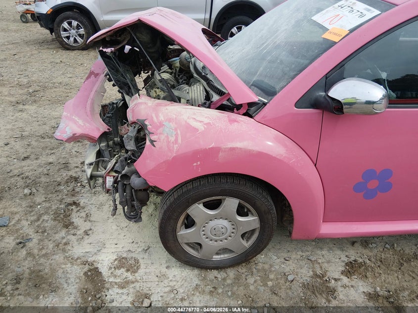 2010 Volkswagen New Beetle 2.5L Final Edition VIN: 3VWPW3AGXAM008449 Lot: 44776770