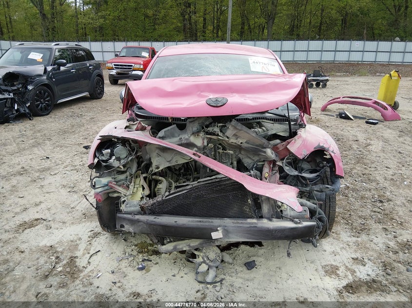 2010 Volkswagen New Beetle 2.5L Final Edition VIN: 3VWPW3AGXAM008449 Lot: 44776770