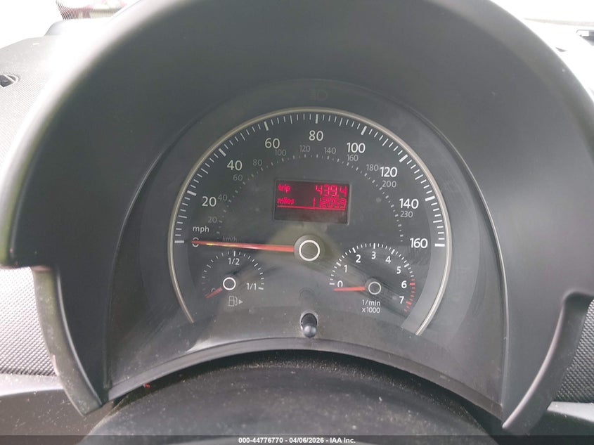 2010 Volkswagen New Beetle 2.5L Final Edition VIN: 3VWPW3AGXAM008449 Lot: 44776770