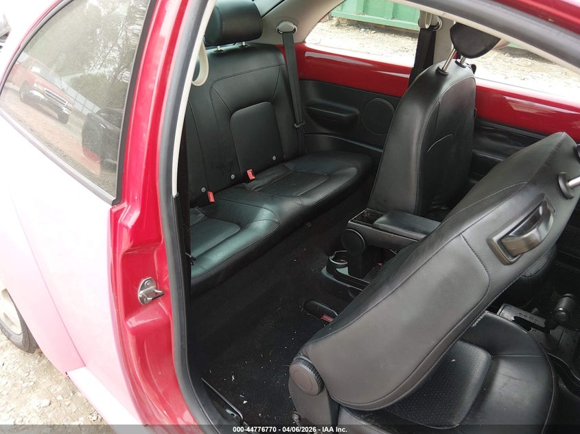 2010 Volkswagen New Beetle 2.5L Final Edition VIN: 3VWPW3AGXAM008449 Lot: 44776770